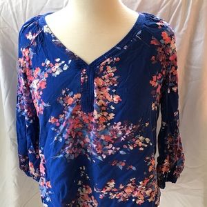 Super cute long sleeve shirt